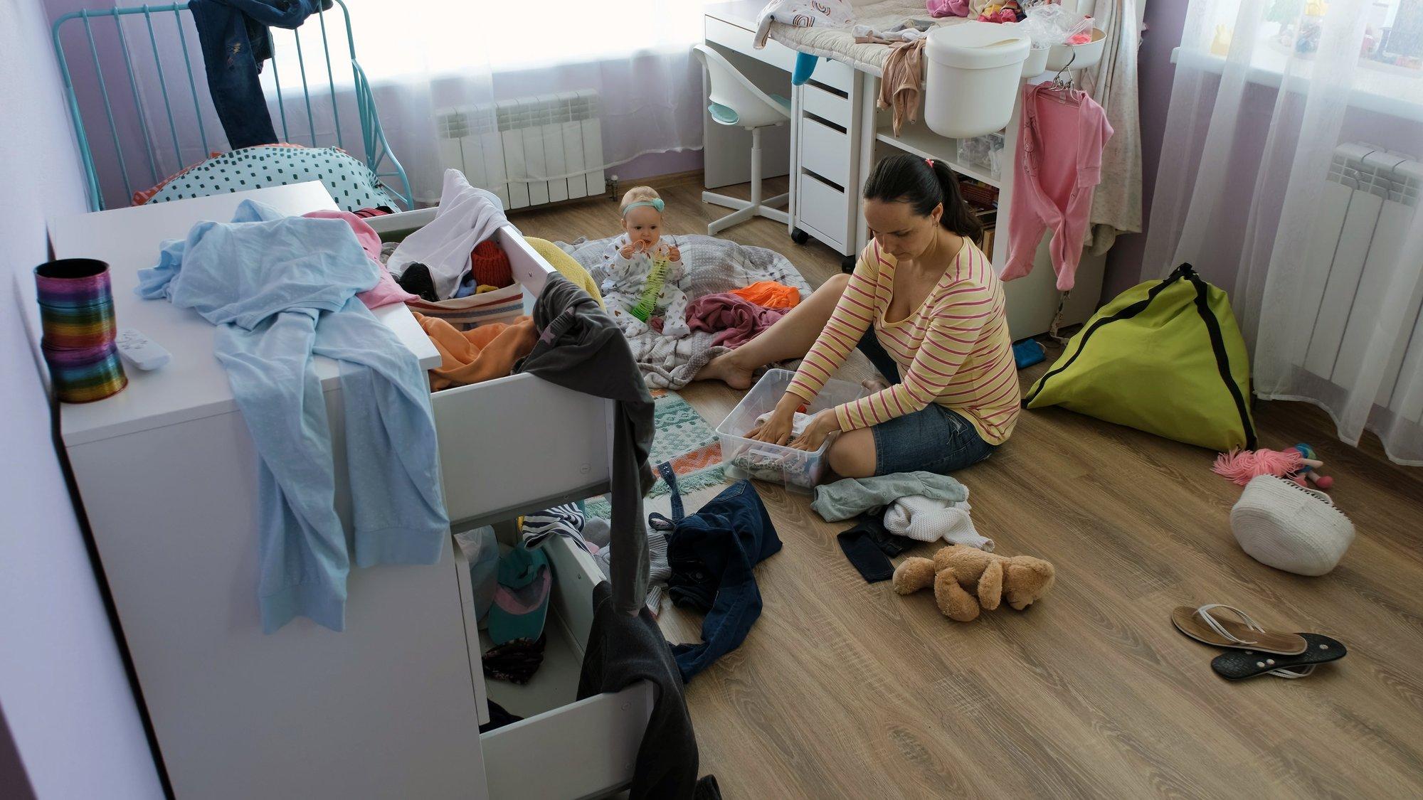 „Mõne esemega on küll emotsionaalne side, aga kodu ei ole muuseum.“ Koristusentusiast avaldab tüüpvea, mida koristades tehakse