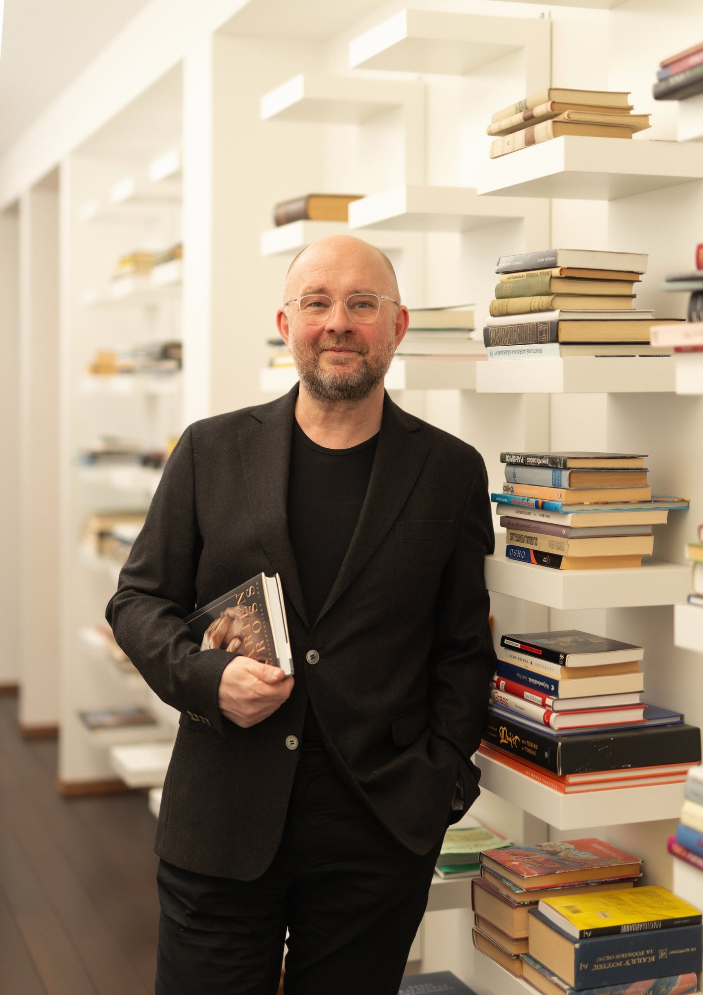 NÄDALA RAAMAT | Märten Kross on oma uues romaanis suutnud jäädvustada midagi tabamatut