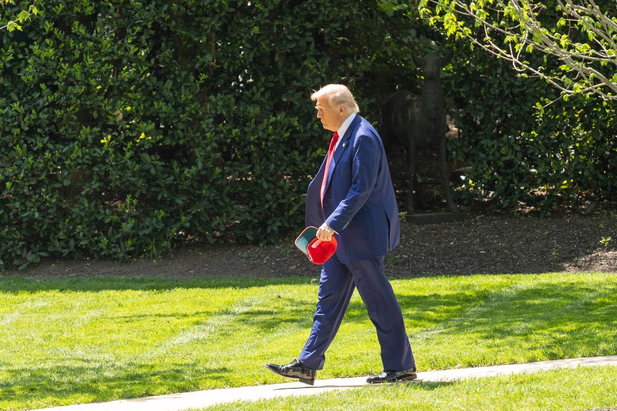 VIDEO | Trump naljatles, et ta tahaks olla järgmine paavst