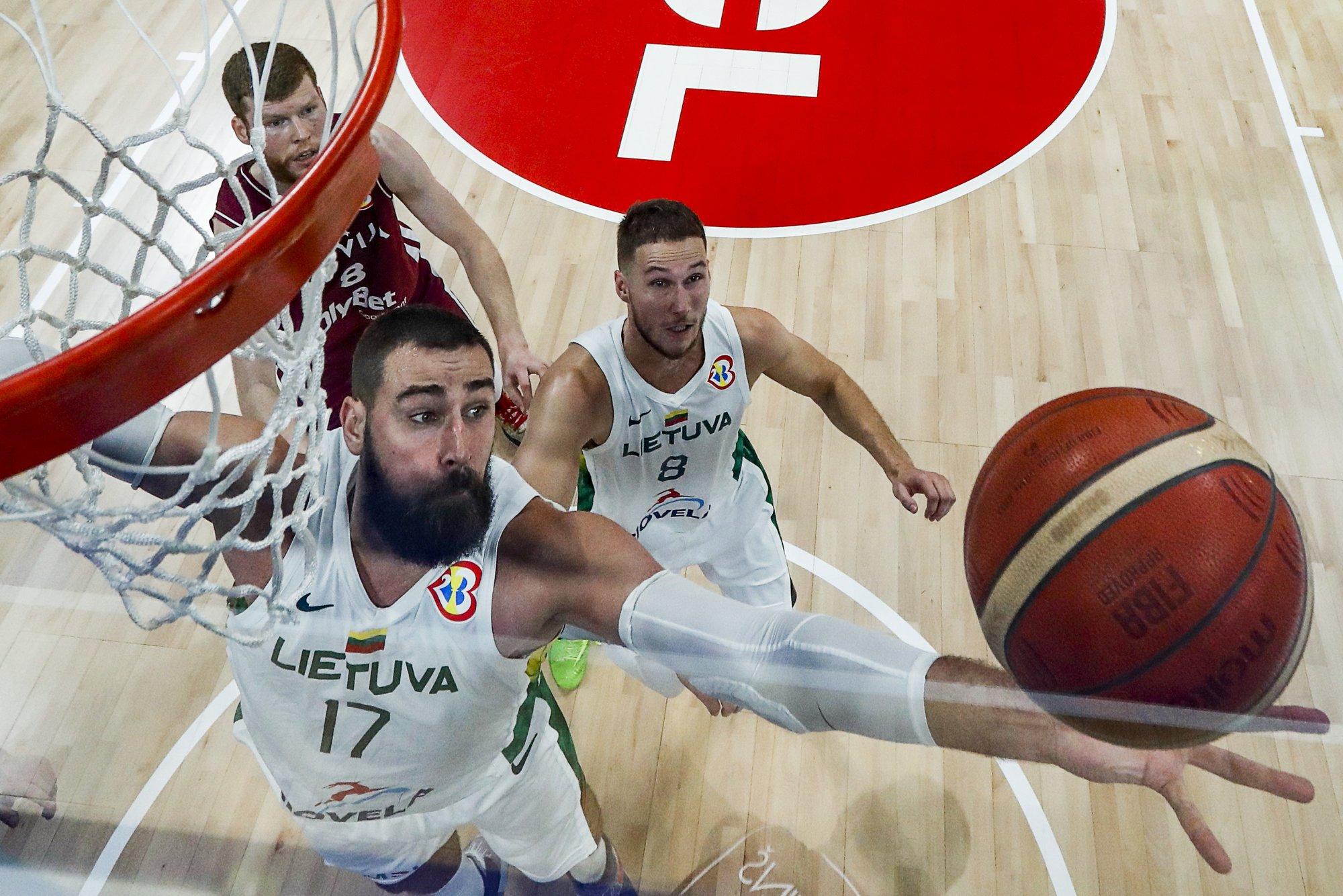 Skandaal Leedu korvpallikoondise ümber paisub. Fännid nõuavad abitreeneri vallandamist