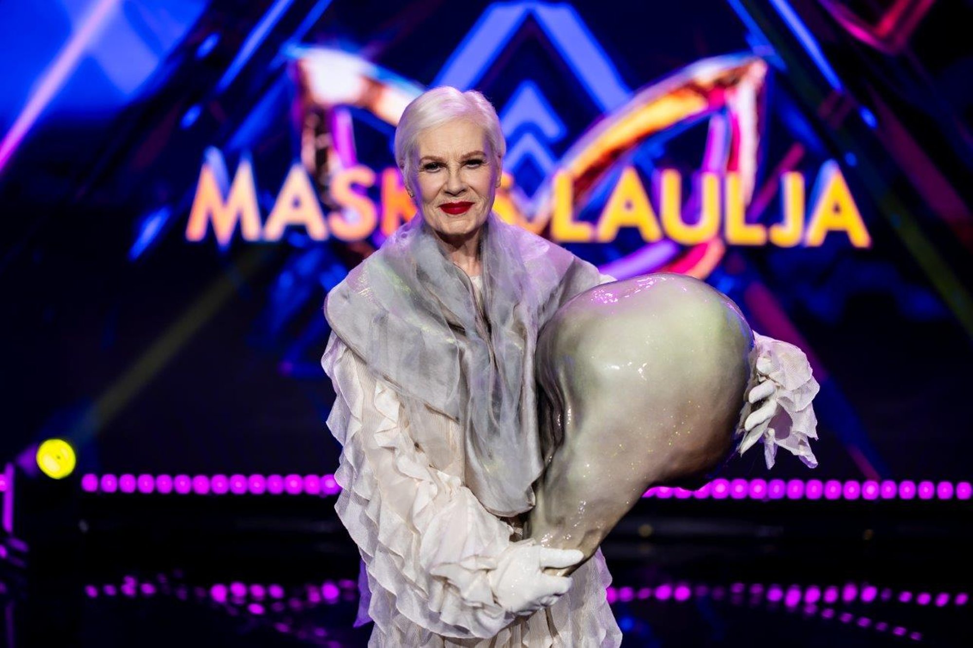 „Ma pidin maski all naeru kätte ära lämbuma.“ „Maskis lauljast“ välja langenud Merle Randma avaldas saate kõige humoorikama seiga