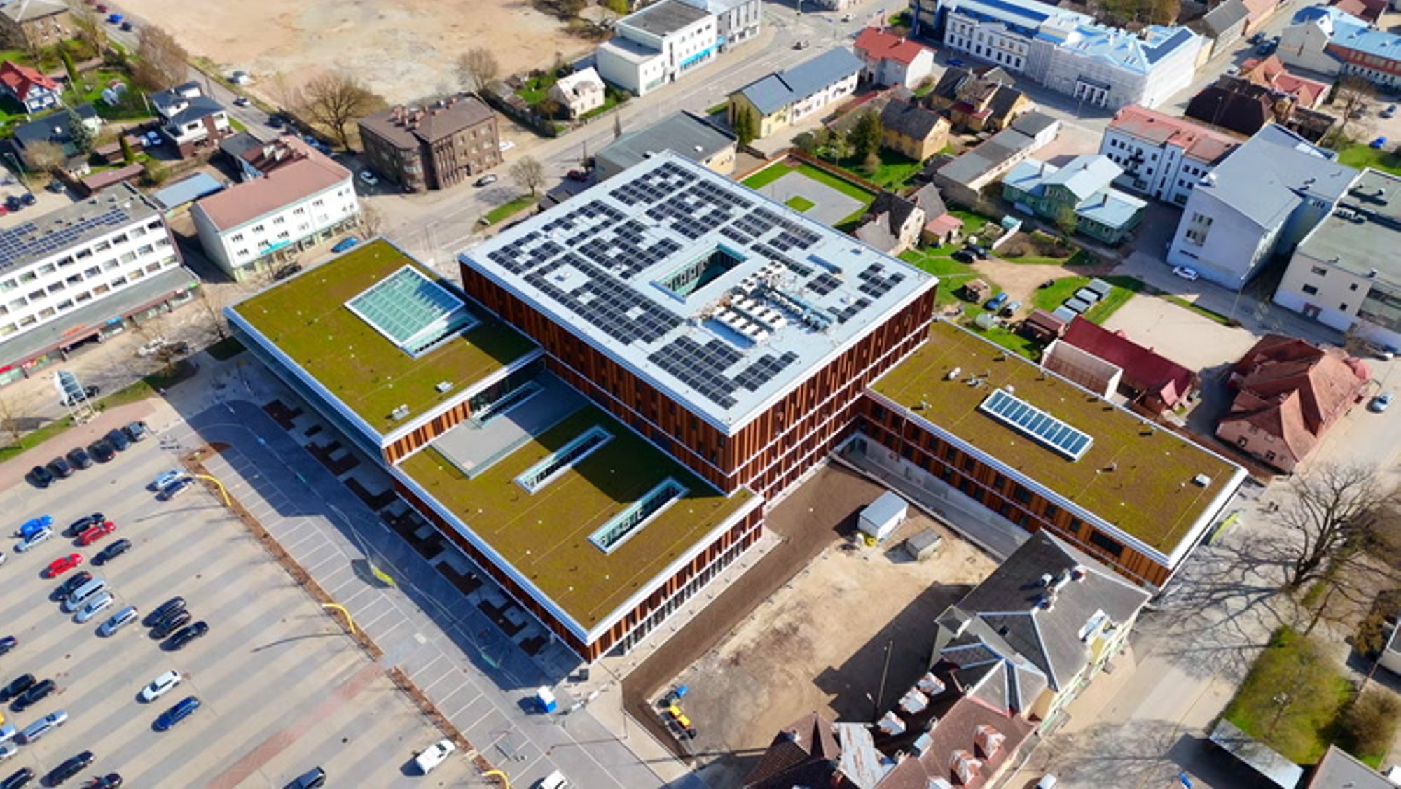 FOTOD ja VIDEO | Viljandis valmib haigla, millesarnast pole Baltimaades varem nähtud