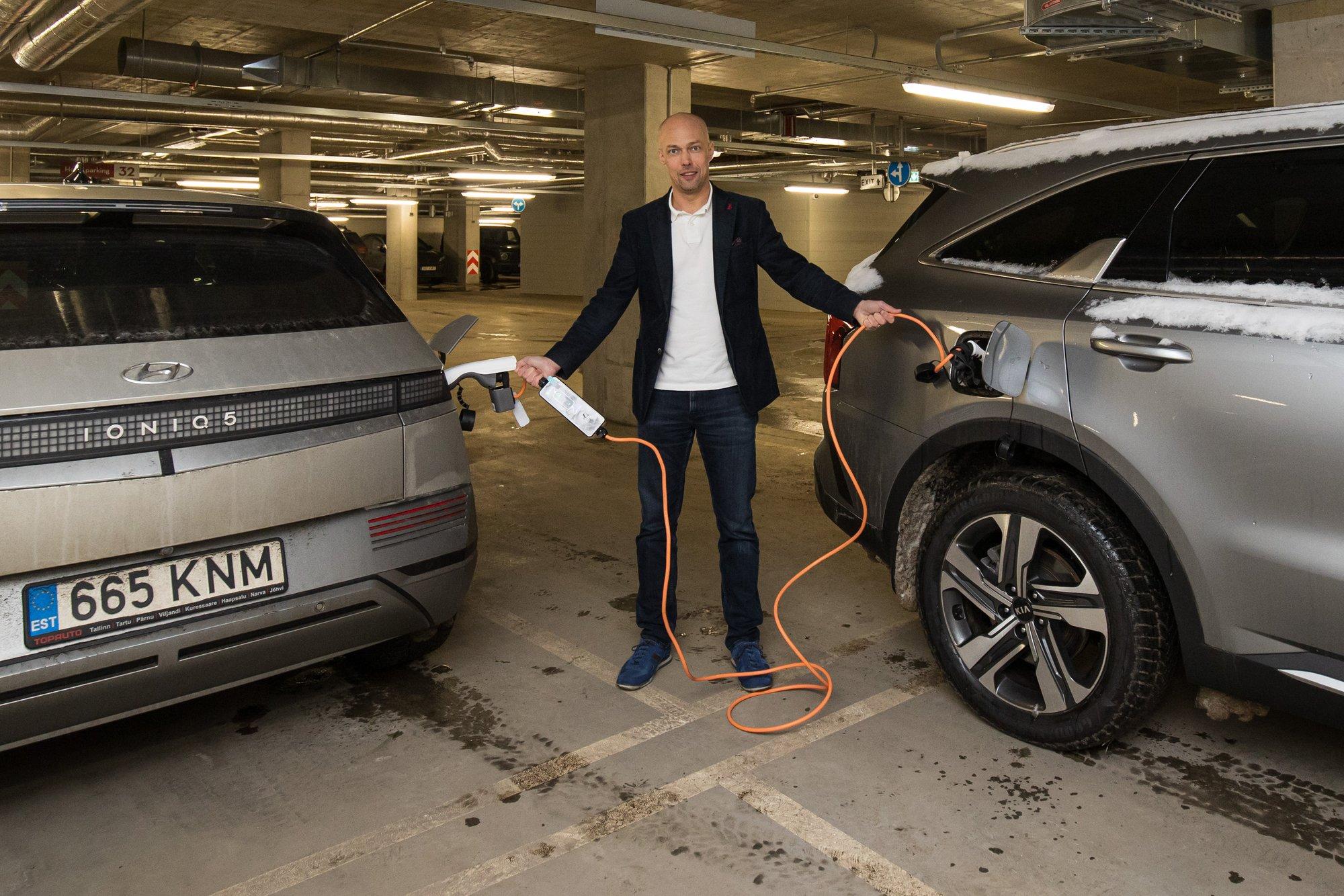 Mis toimub Eestis kütusehindadega ajal, millal nafta hulgihind langeb? Selgitusi jagab Alan Vaht