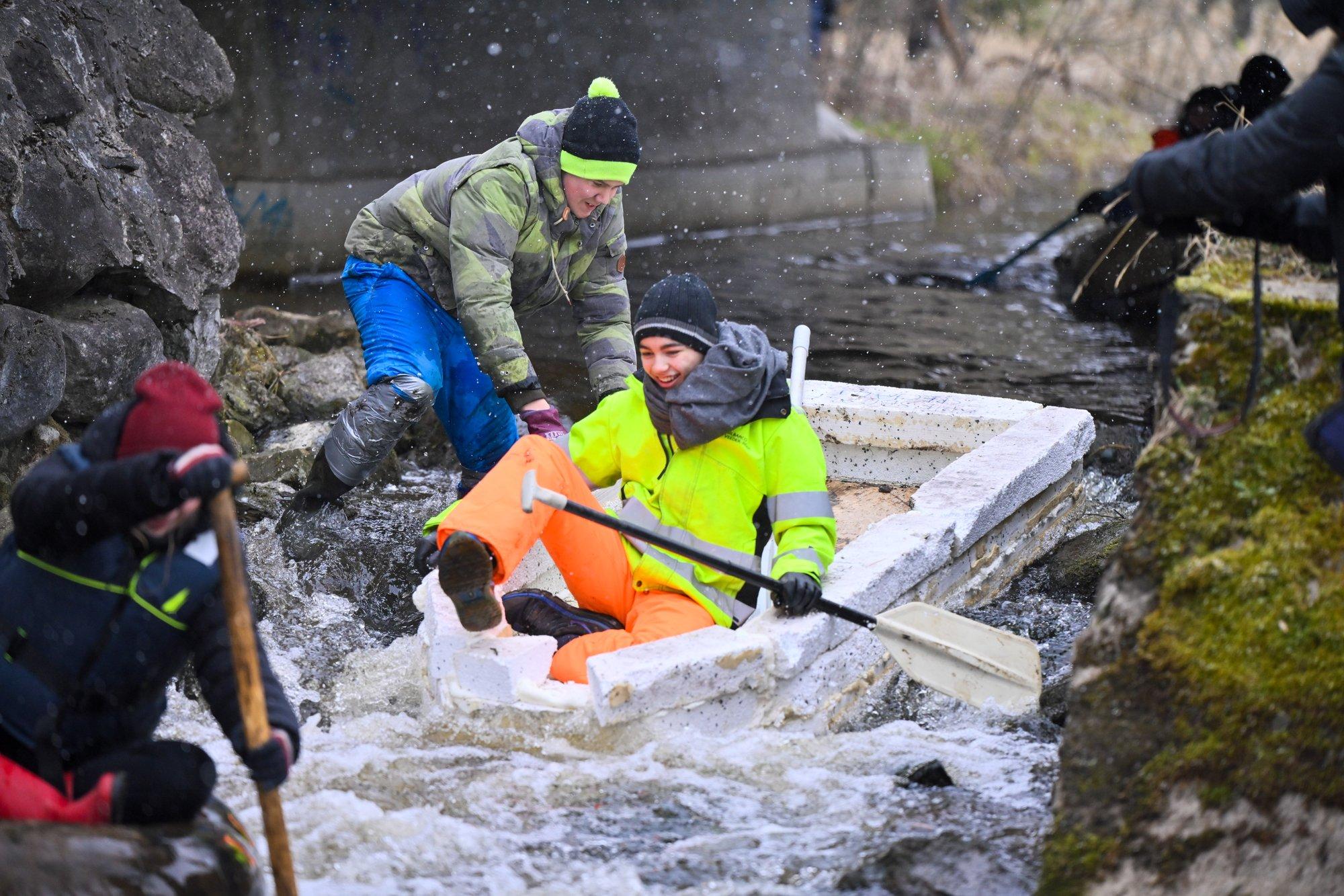 VIDEO | Vinged alused! Käravete lohvil võtsid mõõtu isevalmistatud veesõidukid