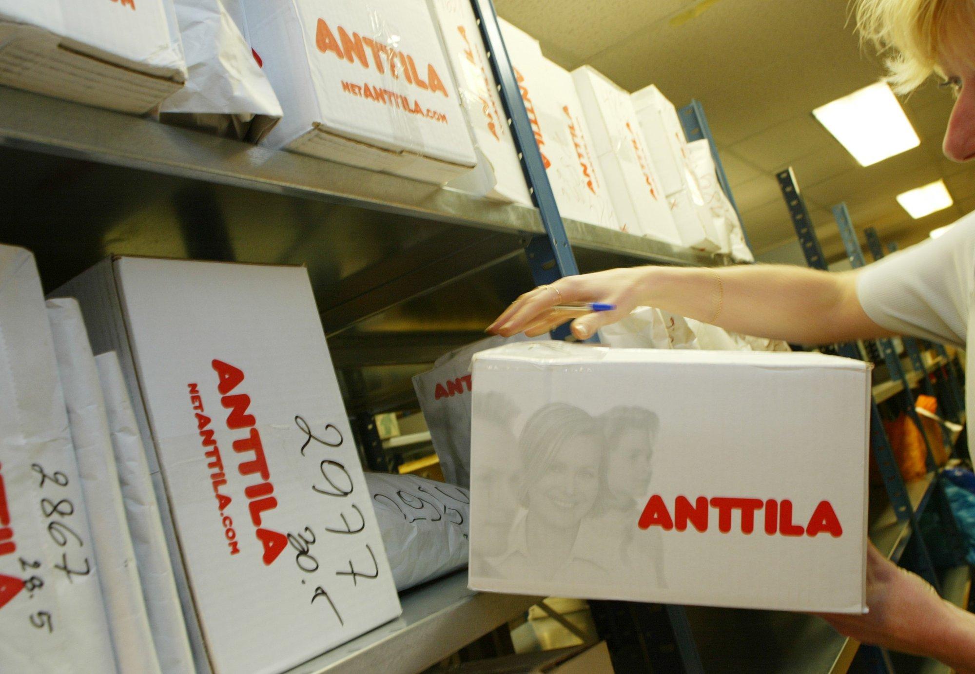 Raju Anttila-aeg. „Mõtlesin, et kui suureks saan, tellin kõik need aiatelgid, basseinirõngad ja sädelevad kleidid“