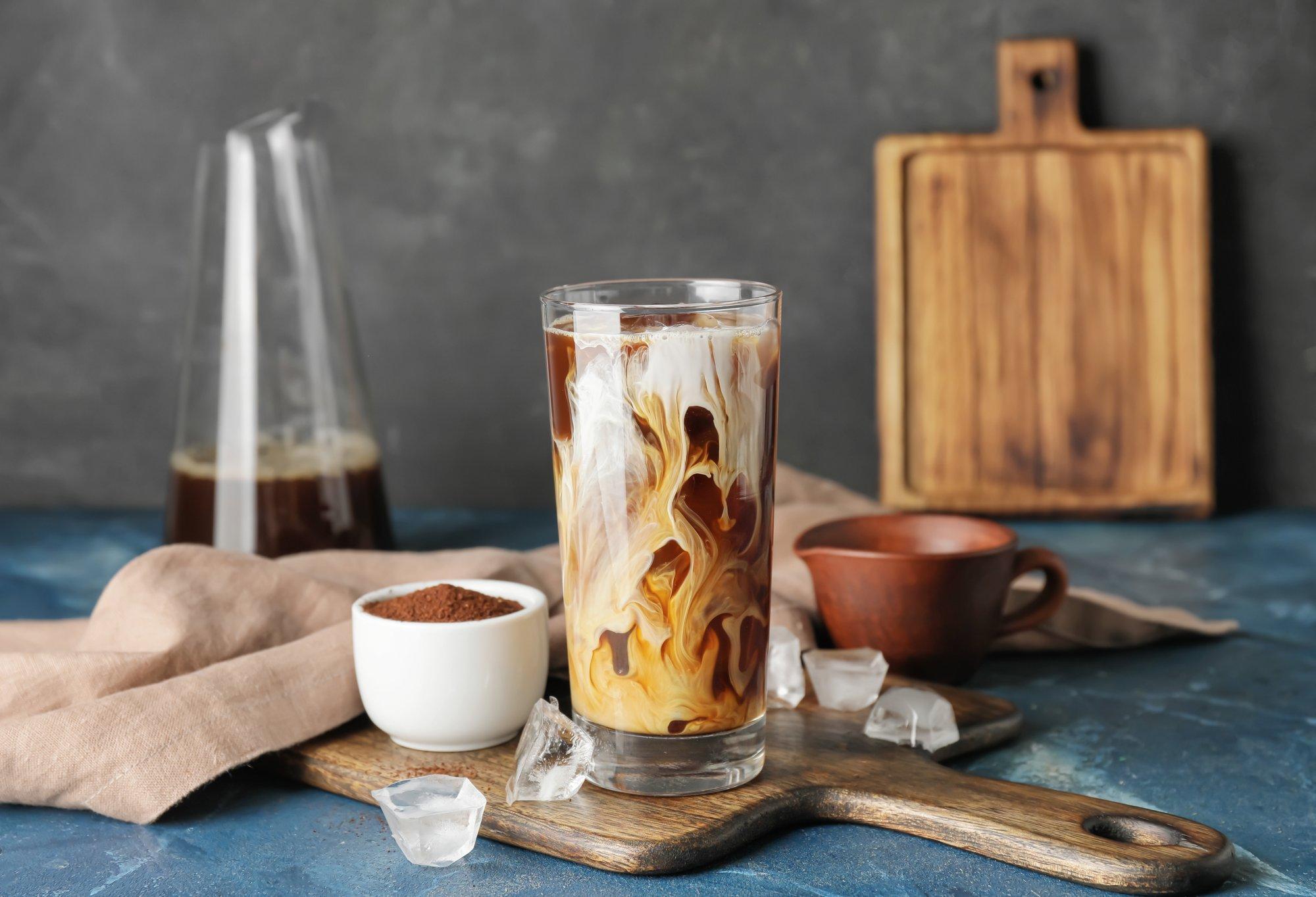 Selle kevade kohvihitt: jäine ja maitserikas cold brew. Mis see on ja kuidas seda kodus valmistada?