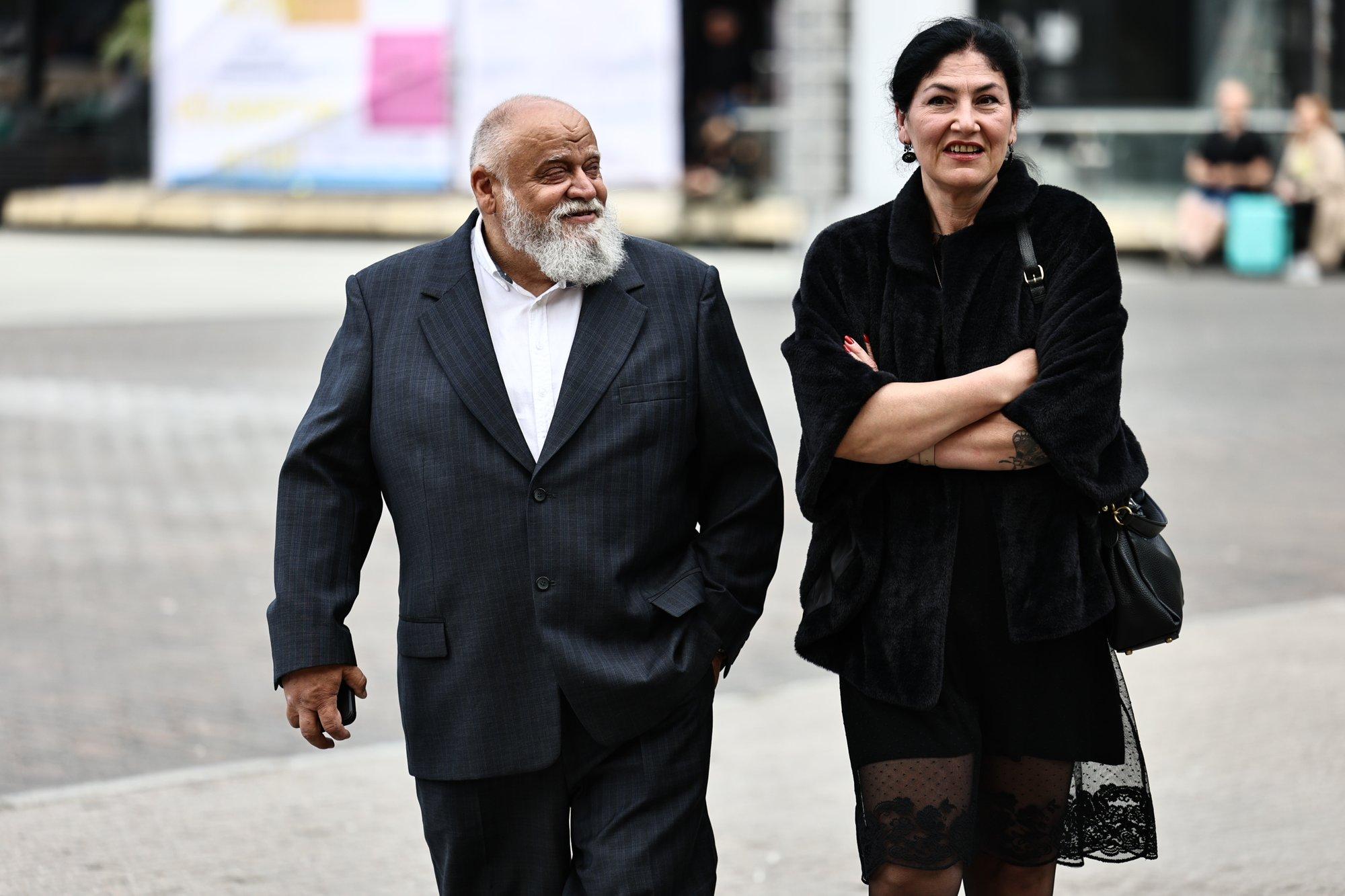 OTSEFOTOD | Ettevõtja Oleg Sõnajalg saadetakse Tallinnas viimsele teele, teenistusel kõlavad Sõnajalgade perebändi lood