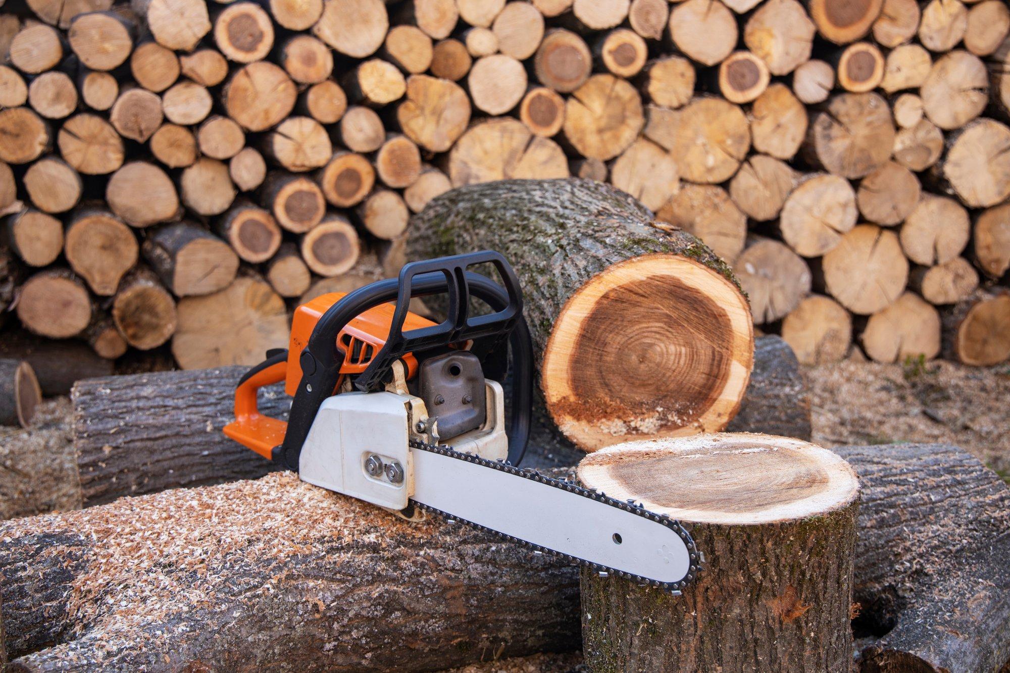 Spetsialist räägib kõige ohtlikumatest vigadest, mida kodukasutajad mootorsaagi käsitsedes teevad