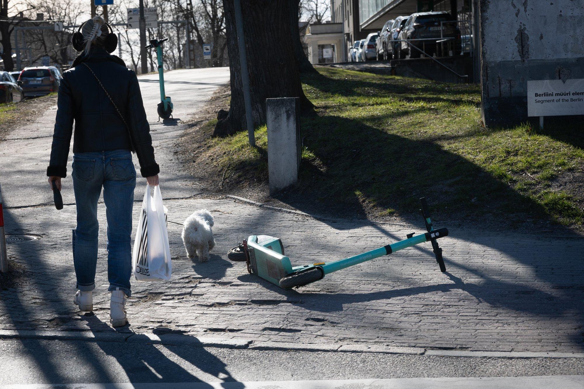Lennujaama juures sai tõukerattal sõitnud poiss löögi liinibussilt