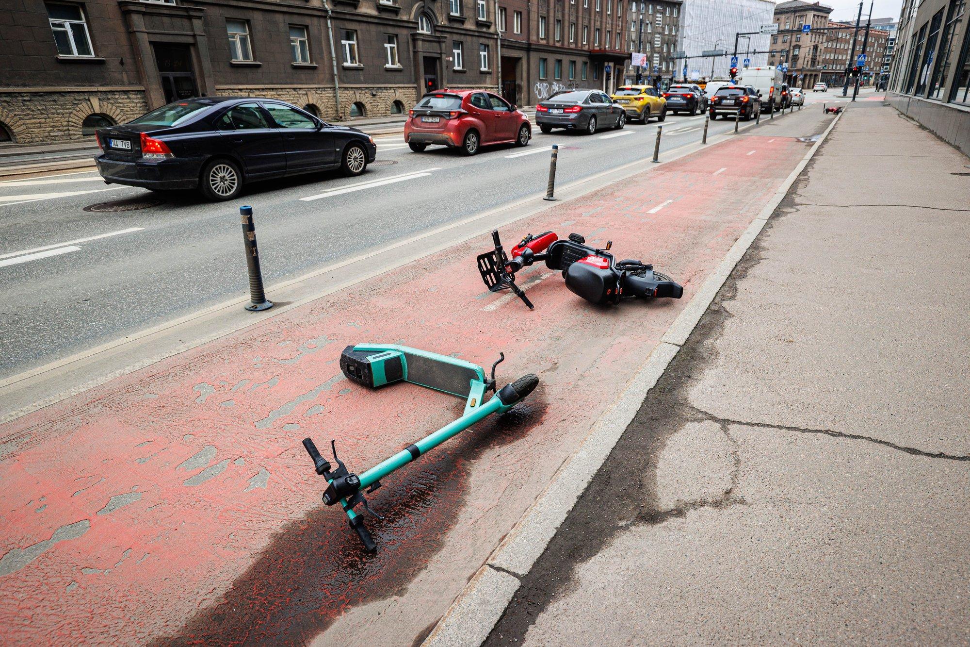 37-aastane naine kukkus Ülemiste ristmikul rängalt elektritõukerattaga