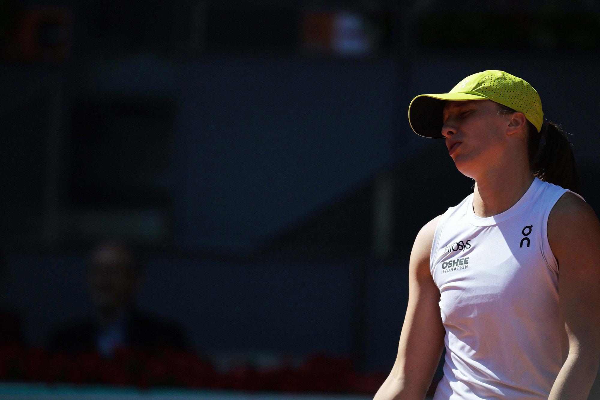 VIDEO | Liivakuninganna Swiatek sai hävitava kaotuse ja puhkes nutma