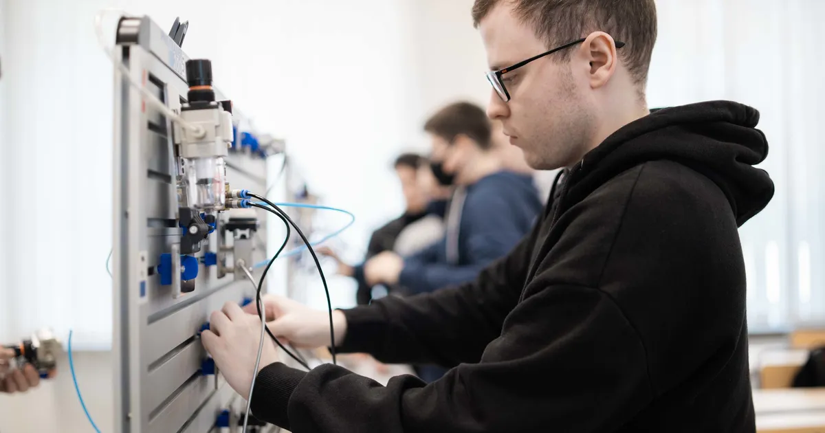 Veljo Konnimois ⟩ Kuidas kindlustada laste tulevik? – Eesti ei tohi seda võimalust käest lasta!