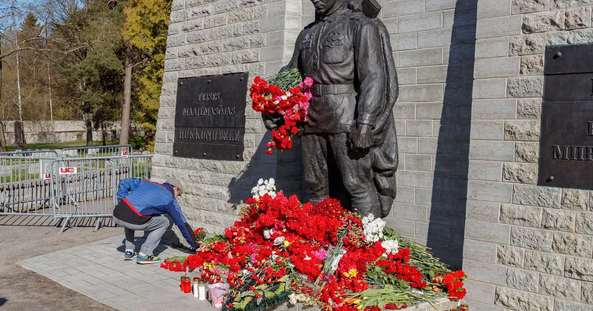 KUKU ⟩ Kuidas reageerib politsei Vene lipu värvides dressidele?