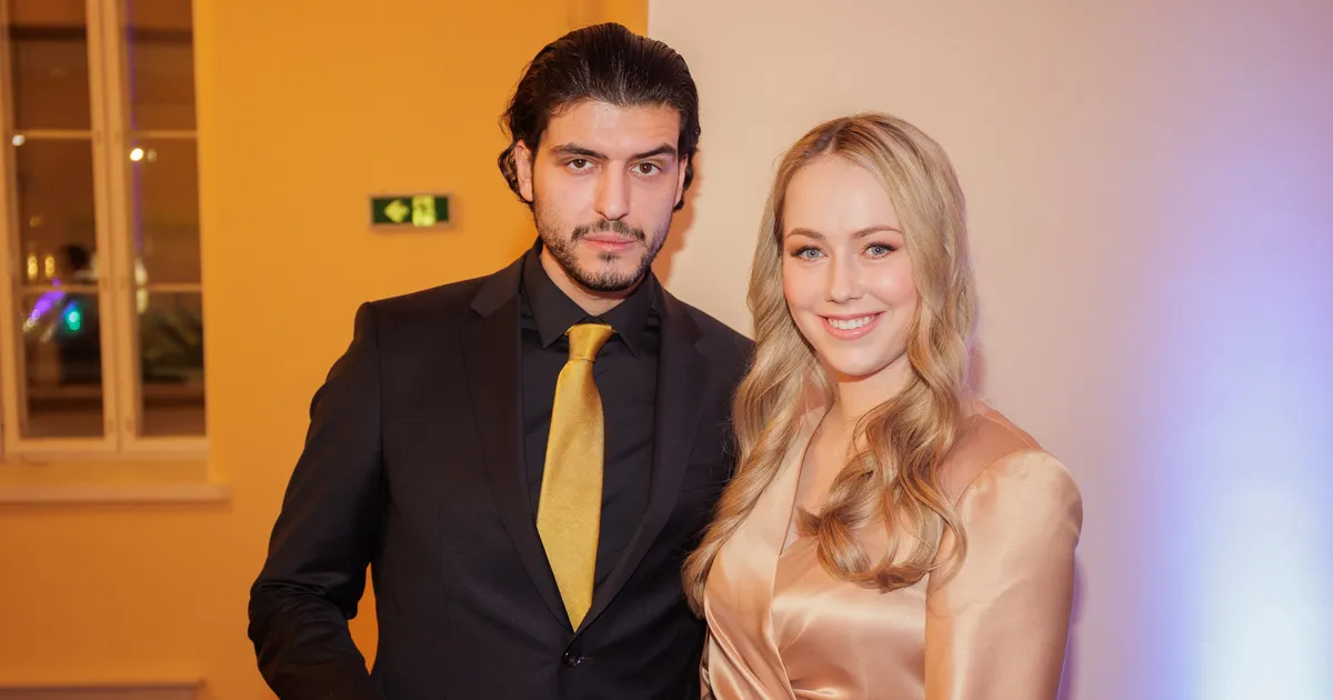 RÕÕMSAD KLÕPSUD ⟩ Romantik Stefan Airapetjan tegi emadepäevade puhul ühismeediasse armsa postituse: oled talle heaks eeskujuks ja veel tuhat muud asja