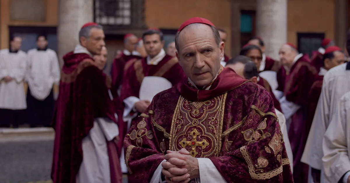 KARDINALID SULETUD USTE TAGA ⟩ Paavsti valimine võib kujuneda filmi «Konklaav» sarnaseks kiskumiseks