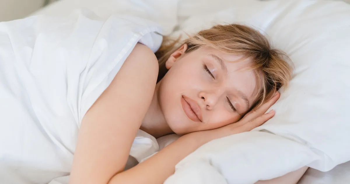 KAS TEADSID? ⟩ Ekspert avaldas üllatava põhjuse, miks palava ilmaga paljalt magada ei tohiks