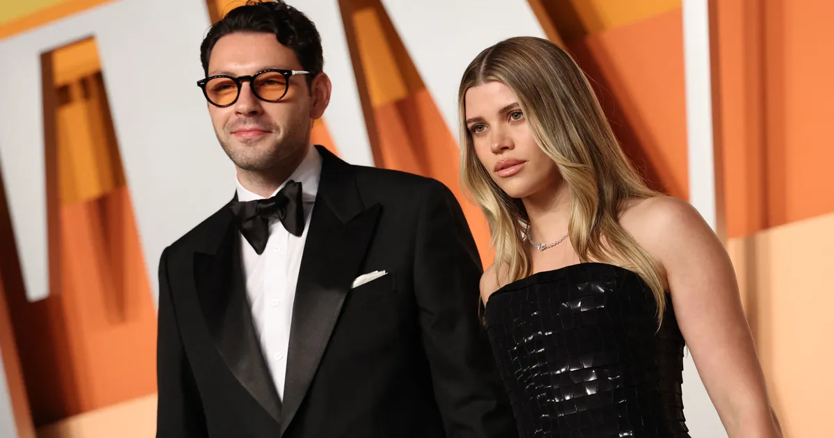 EI TEE TÖÖD AINULT RAHA PÄRAST ⟩ Miljardäriga abiellunud Sofia Richie müüb Amazonis oma uusi lastekollektsiooni tooteid kõigest 9 euroga