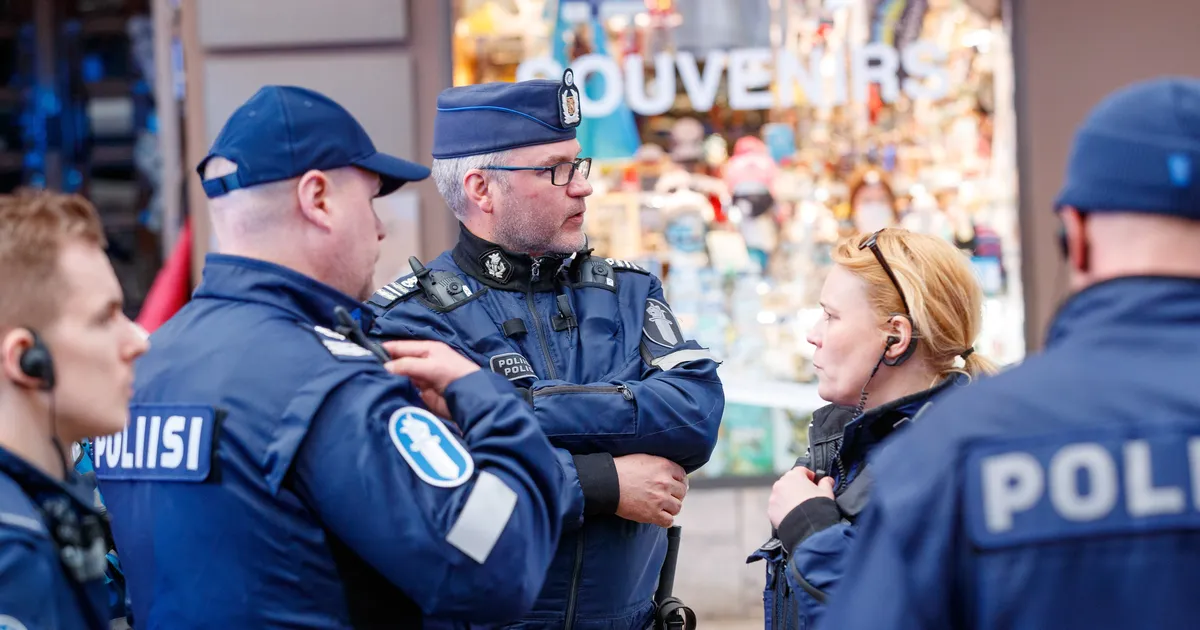 Politsei kahtlustab kümneid Helsingi noori grupiröövides ja peksmistes