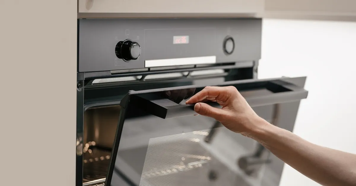 Kuum teema: milline isepuhastuv ahi teeb elu lihtsamaks?