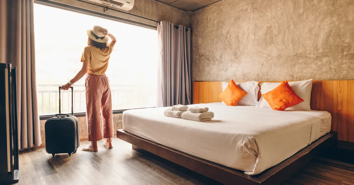 KÕRGED OOTUSED ⟩ Naine oli šokeeritud, kui oma hotelliaknast avanevat ootamatut vaadet nägi