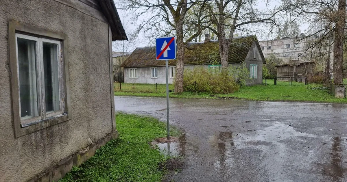 Kilingi-Nõmmes varastati teist korda sinna eelmisel päeval paigaldatud liiklusmärgid