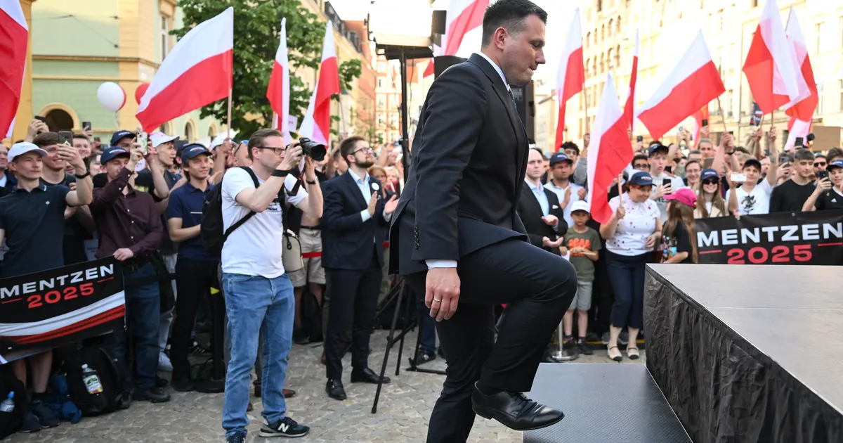 Poolat raputab tulikuum poliitiline vägikaikavedu