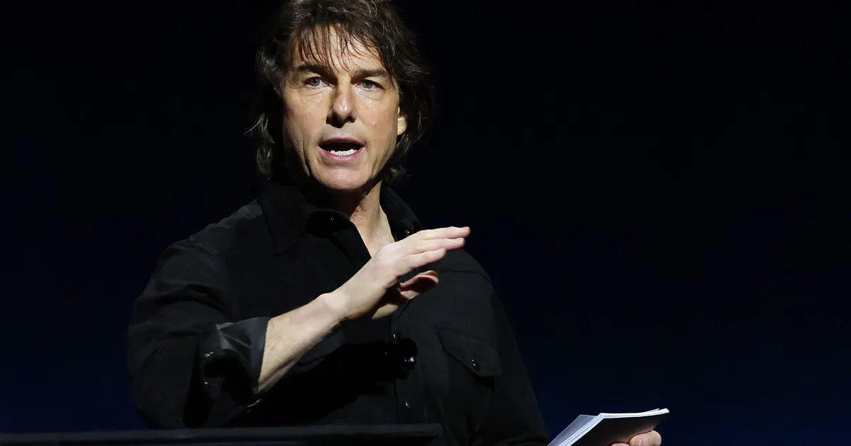 VÕIMATU MISSIOON? ⟩ Tom Cruise üritas David Beckhami sünnipäevalt lahkudes väidetavat kallimat varjata