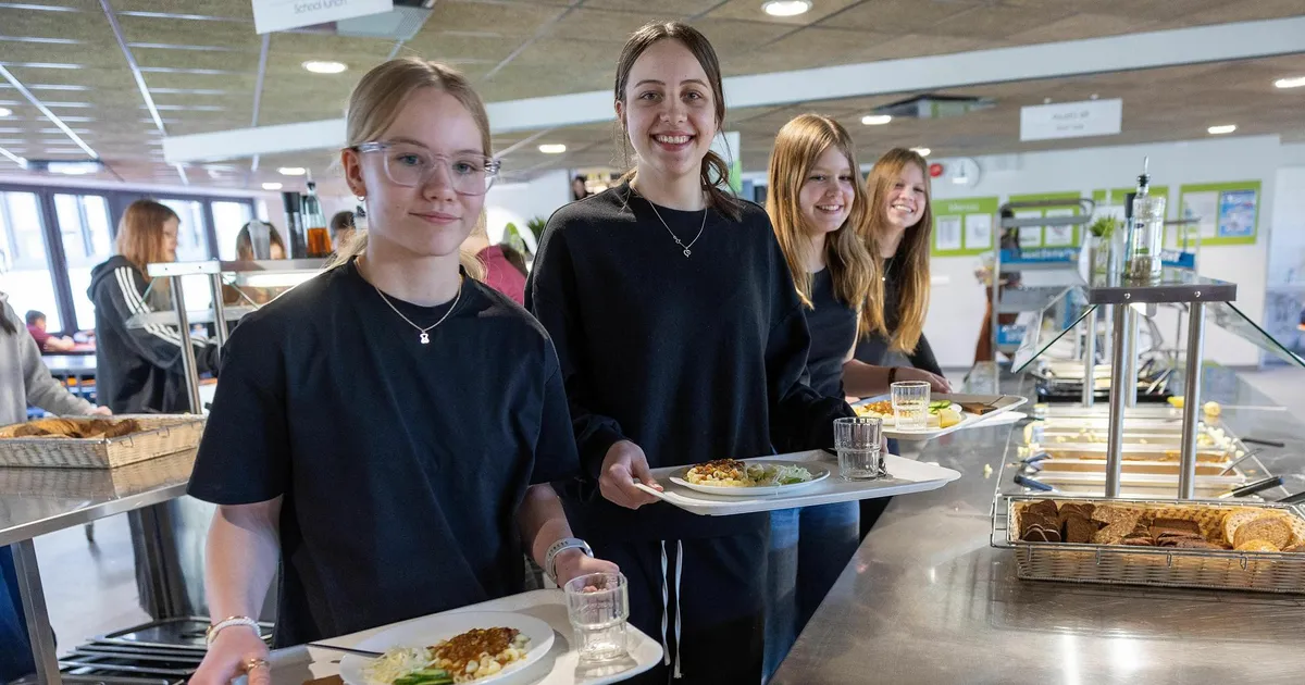 Koolilapsed sõid Anett Kontaveidi lemmiktoitu