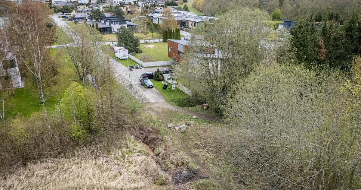 Kuidas sai politseinik end jalga tulistada?