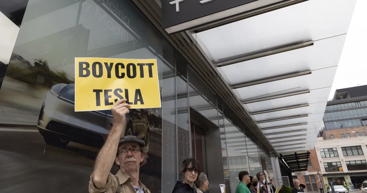 GRAAFIKUD ⟩ Tesla autode müük on Euroopas täiesti ära kukkunud