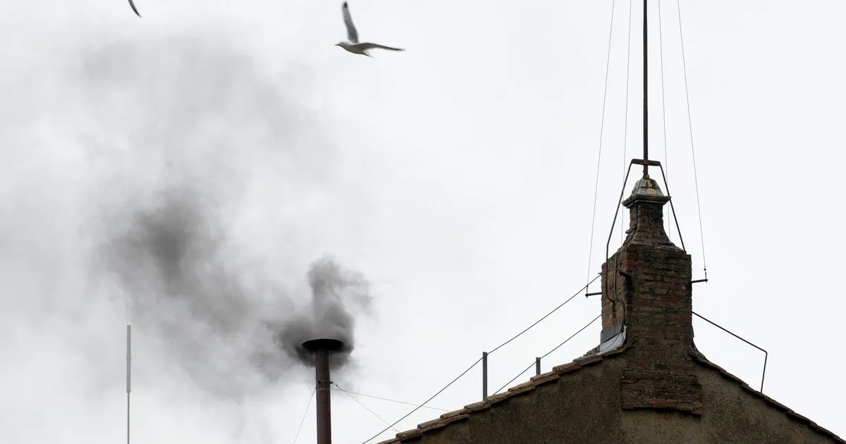 Sixtuse kabeli korstnast tõusis musta suitsu