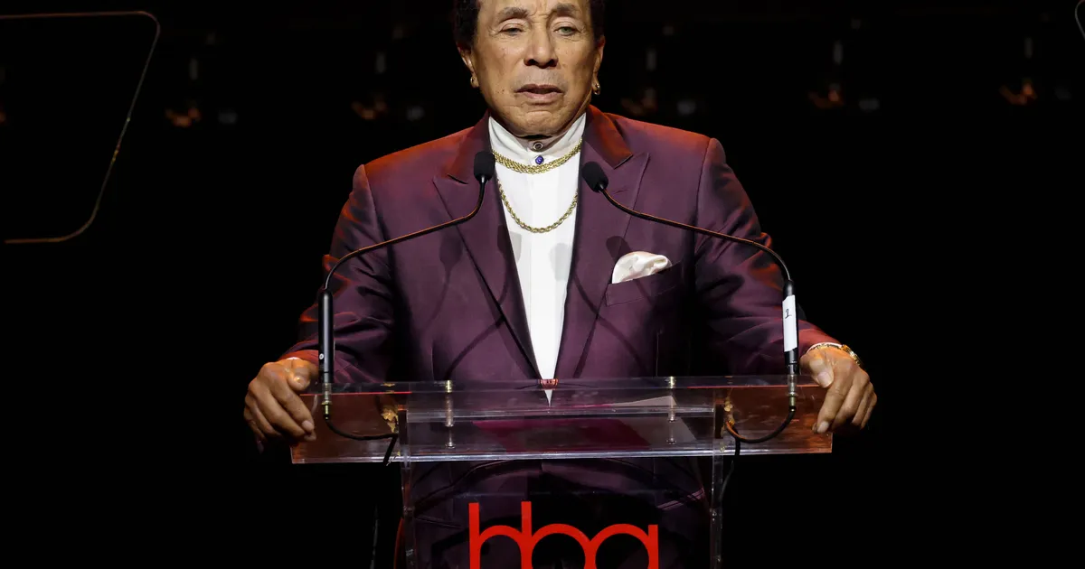 «Alatud ja valed süüdistused!» Smokey Robinsoni advokaat nimetab 50 miljoni dollarilist seksuaalse ahistamise hagi väljapressimiseks