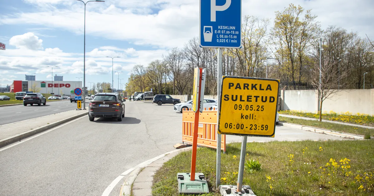FOTOD ⟩ Pronkssõdur punetab juba nelkidest