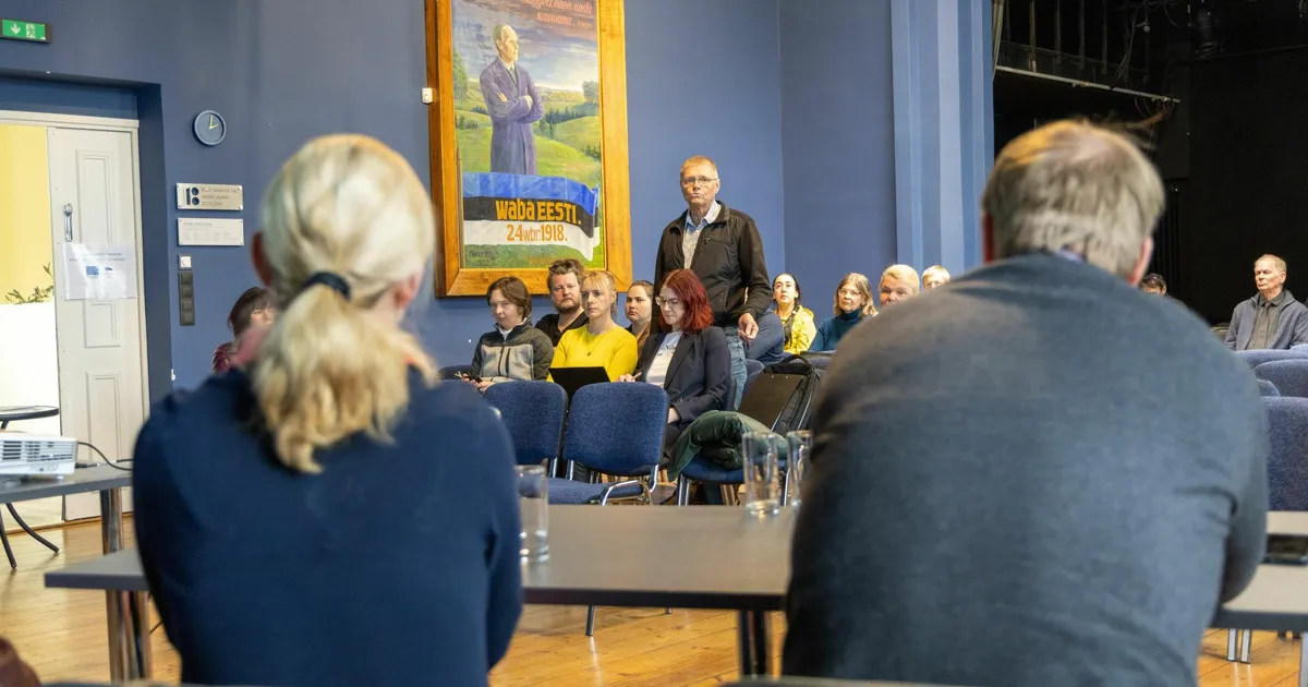 GALERII ⟩ Tuulepargi koosolek: kes vastutab tervisekahju eest ja hüvitab kinnisvara väärtuse kahanemise?