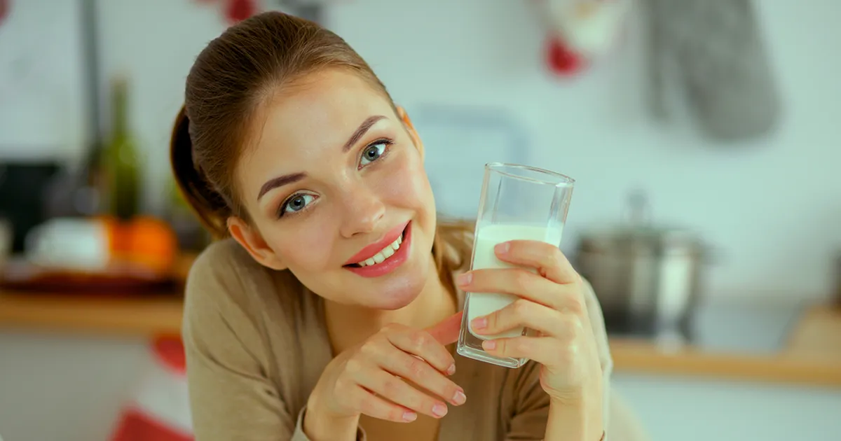 KAS TEADSID? ⟩ Mõjuv põhjus, miks peaksid rabarberi kõrvale piima jooma