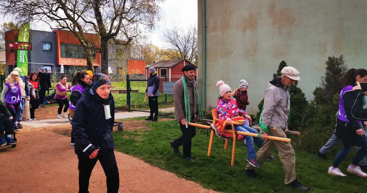 GALERII ⟩ Maarja kooli jooksumaratoni tegid läbi kõik, ka ratastooli- ja kandetoolilapsed