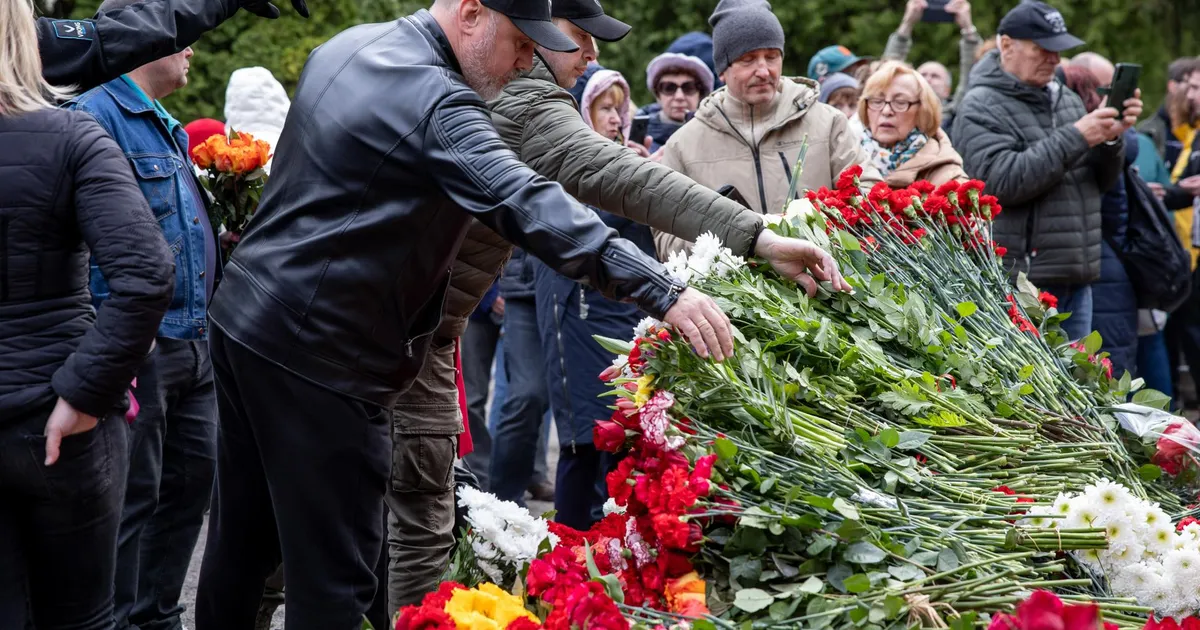 Pronkssõduri juurde tassiti nelgi­meri, punasümboolikat ja viina