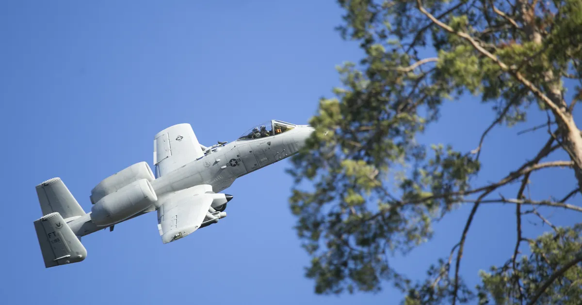 Õhuvägi ootab inimestelt teateid märgatud lennuvahenditest