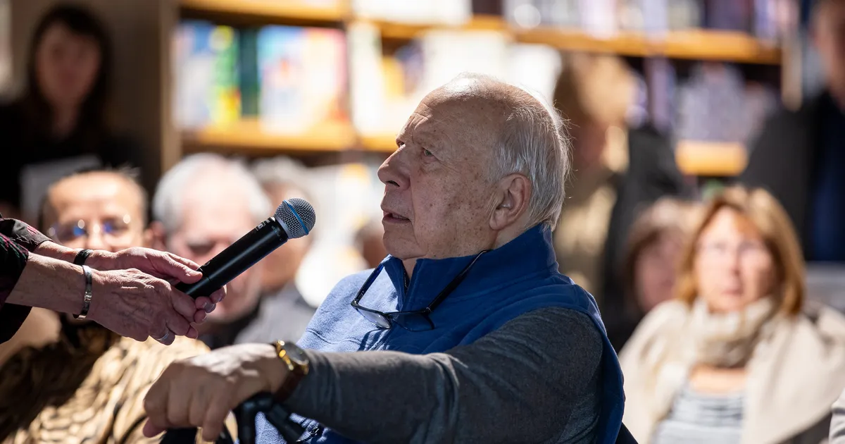 GALERII ⟩ Neeme Järvi veetis pärastlõuna mõnusasti raamatupoes, selleks oli ka põhjust