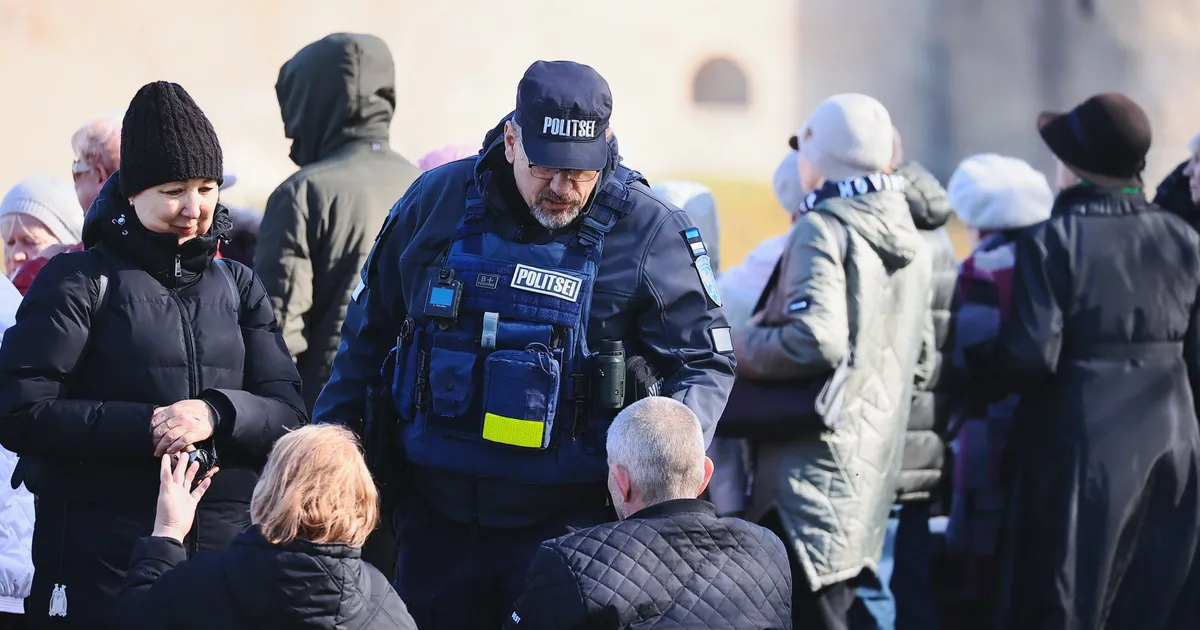 Narvas ründas mees 9. mai tähistamisel politseinikku