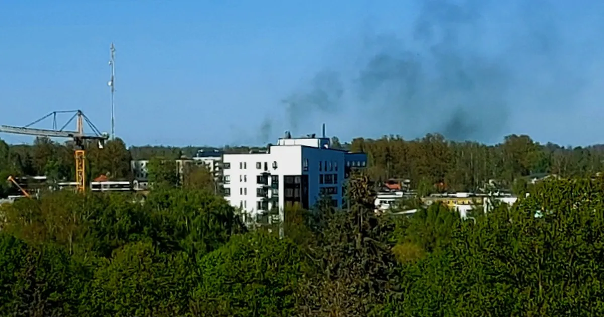 Raadi alevis põlenud traktori toss paistis Tartu kesklinna
