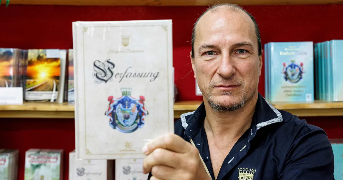 VIDEOD ⟩ «Saksamaa kuningas» vahistati ja ta «riik» keelustati