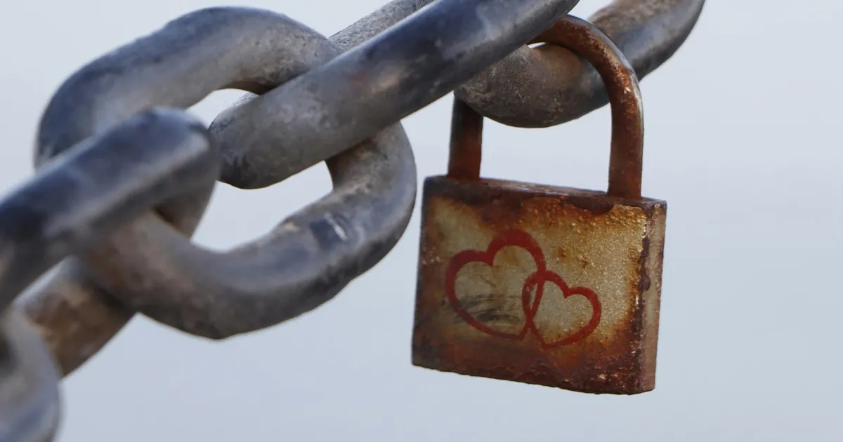 KOSMILINE SOBIVUS ⟩ Tuntud Eesti paarid tõestavad, et see taevaseis võib siduda mehe endast tunduvalt vanema naisega