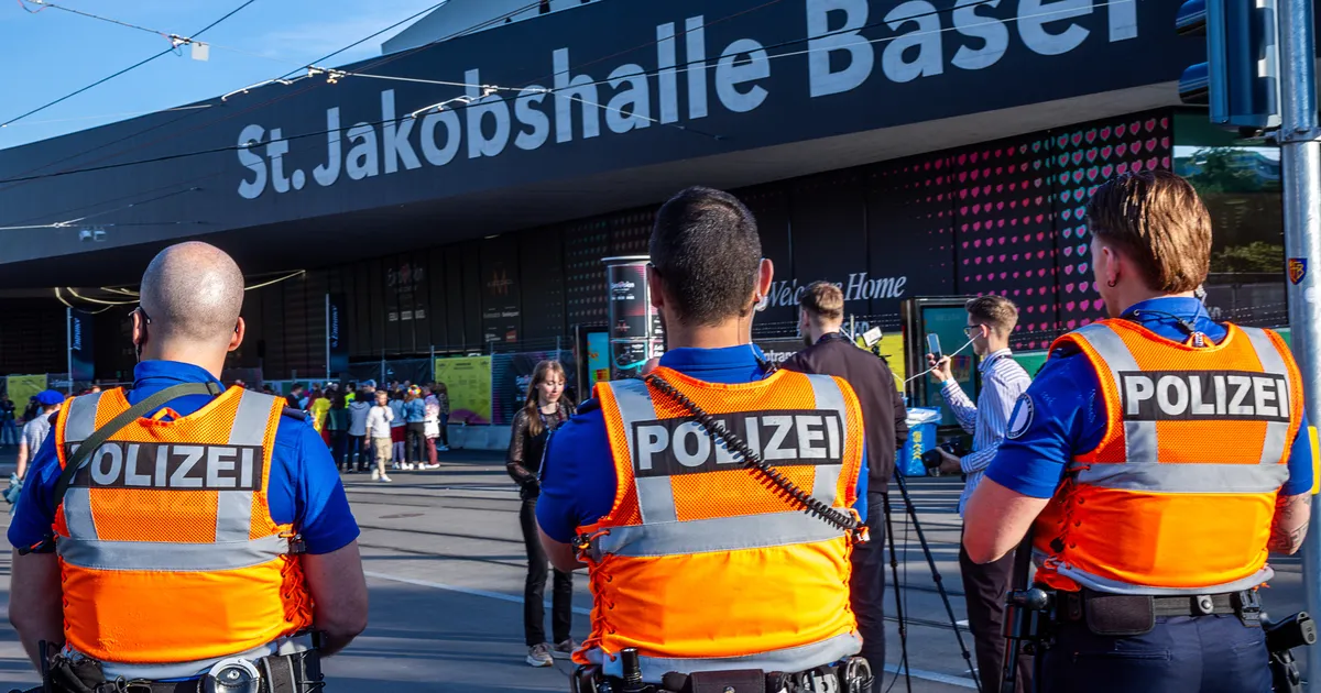 OTSEBLOGI BASELIST ⟩ Fännid kogunevad! Eurovisiooni teist poolfinaali varjutavad areeni ees toimuvad protestid