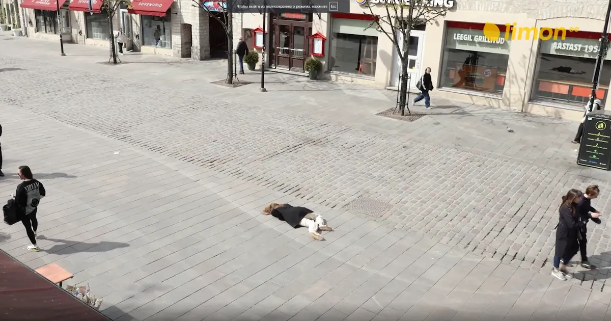 VIDEO ⟩ Salakaamera eksperiment: kas inimesed Tallinnas aitavad, kui keegi tänaval kokku kukub?