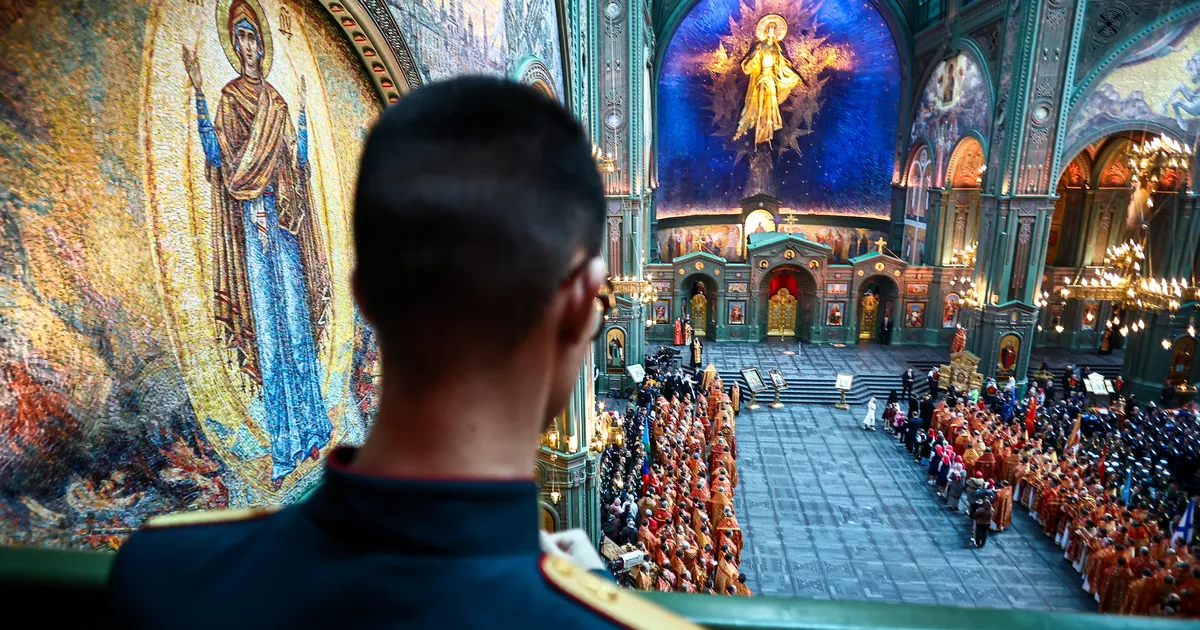 Vene õigeusu preester avaldas kirikus toetust sõjale ja sarjas rahu pooldajaid