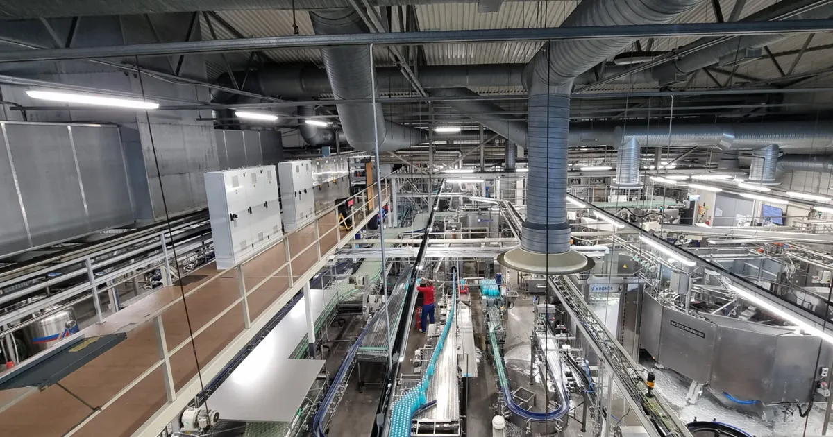 GALERII ⟩ Tehased vaevlevad töökäte puuduses ja otsivad noori insenere