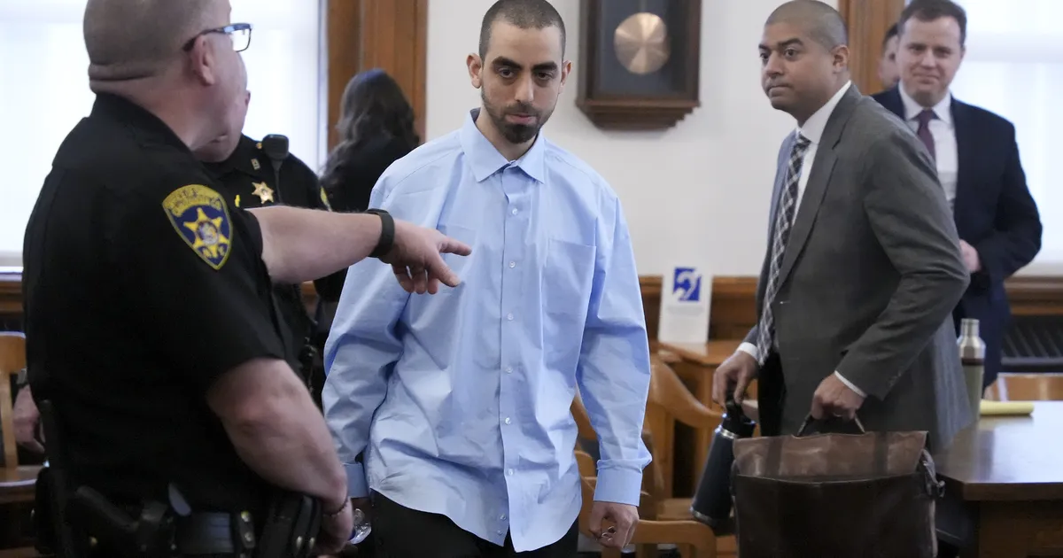 Kirjanik Salman Rushdiet tappa üritanud mees mõisteti 25 aastaks vangi