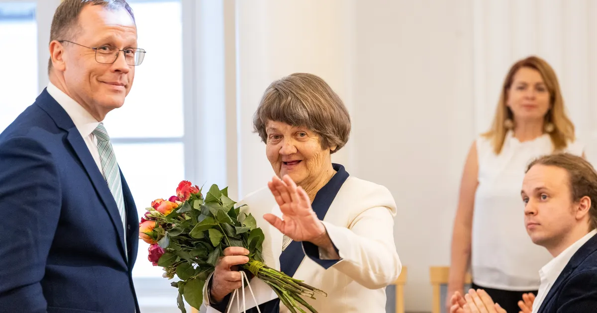 GALERII ⟩ Koorilauljad tähistasid oma õpetaja Vaike Uibopuu sünnipäeva kontserdiga