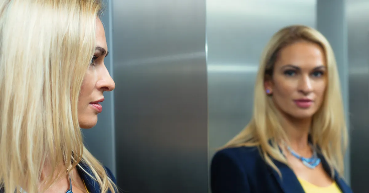 Ootamatud põhjused, miks liftides tegelikult peeglid on